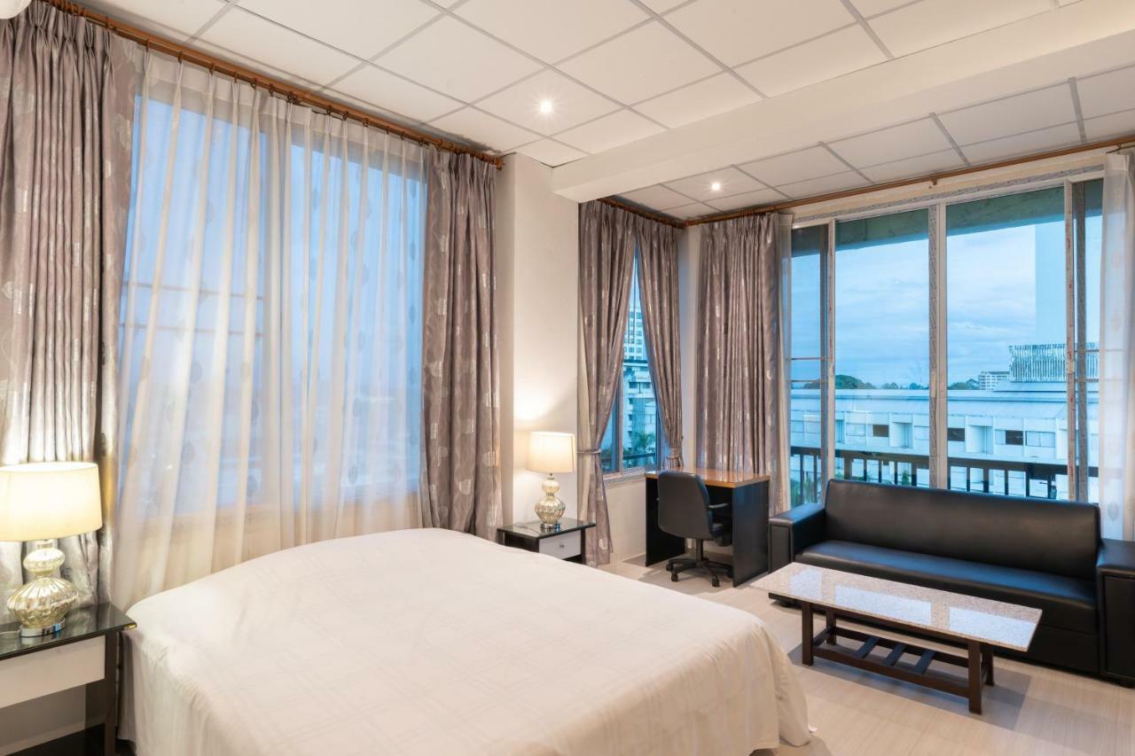 Готель Chiang Mai Mansion Екстер'єр фото